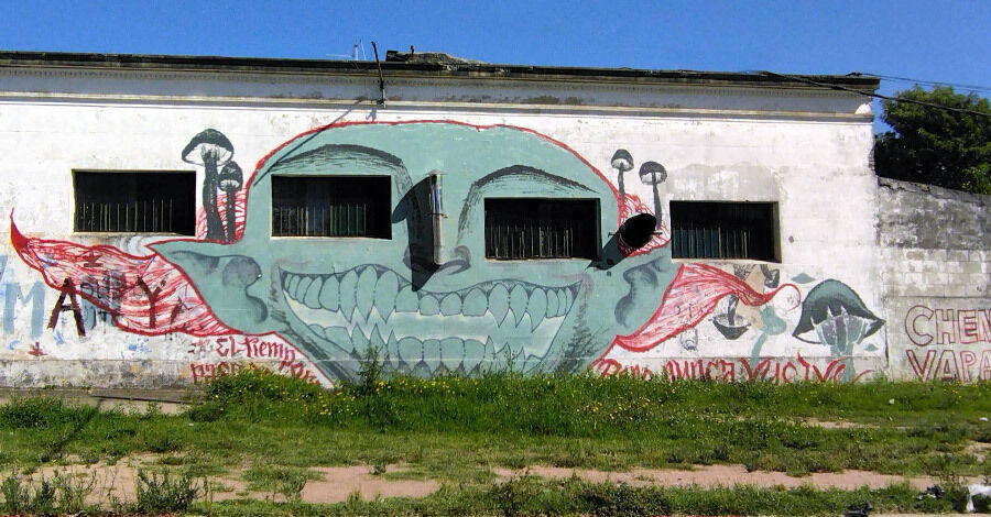 Colón Portal - Muros que hablan 01 - Grafiti Duende ubicado en el muro de la Panadería Lezica sobre la calle Guanahany