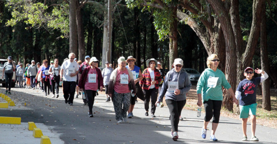 Caminata de primavera para personas mayores