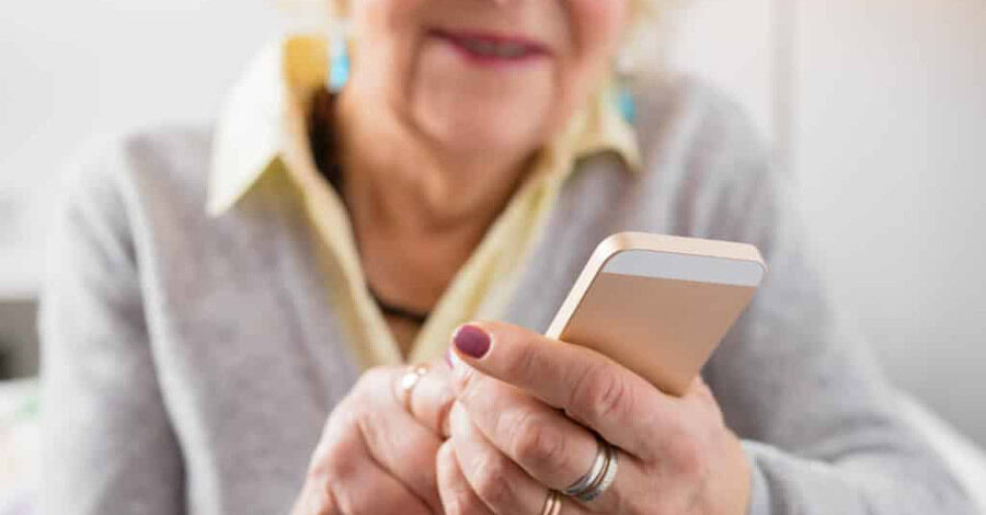 Capacitación en inclusión digital para personas mayores