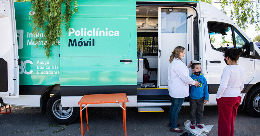 Policlínico móvil y móvil odontológico en el Teatro de Verano de Colón