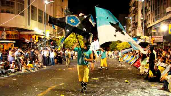 desfile de carnaval y llamadas