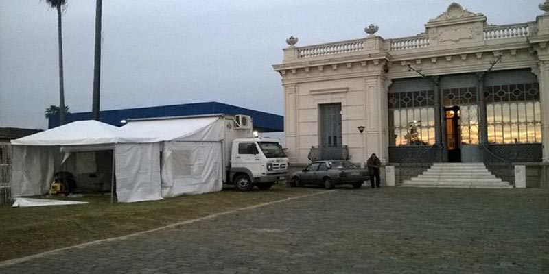 camion de cocina uruguay frente al centro civico