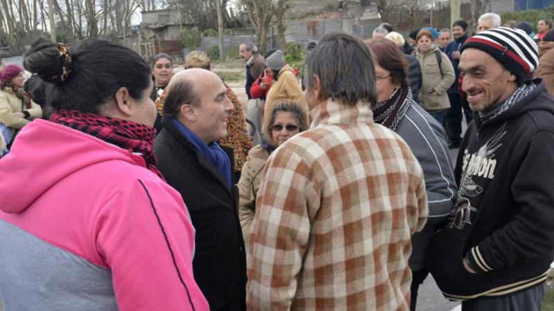 imagen de reunion de daniel martinez por convenio de viviendas