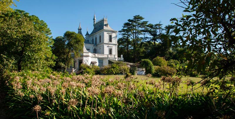 castillo de idiarte borda y su jardin