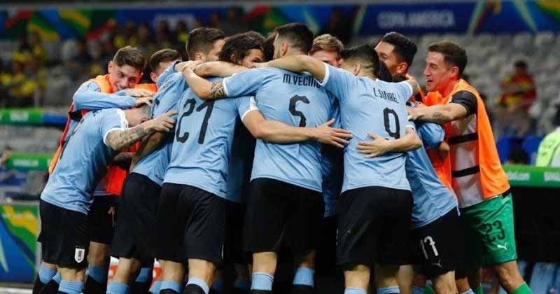 uruguay vs ecuador copa america 2019 grupo abrazado AUF