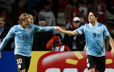Forlán y Suárez jugadores clave de esta selección